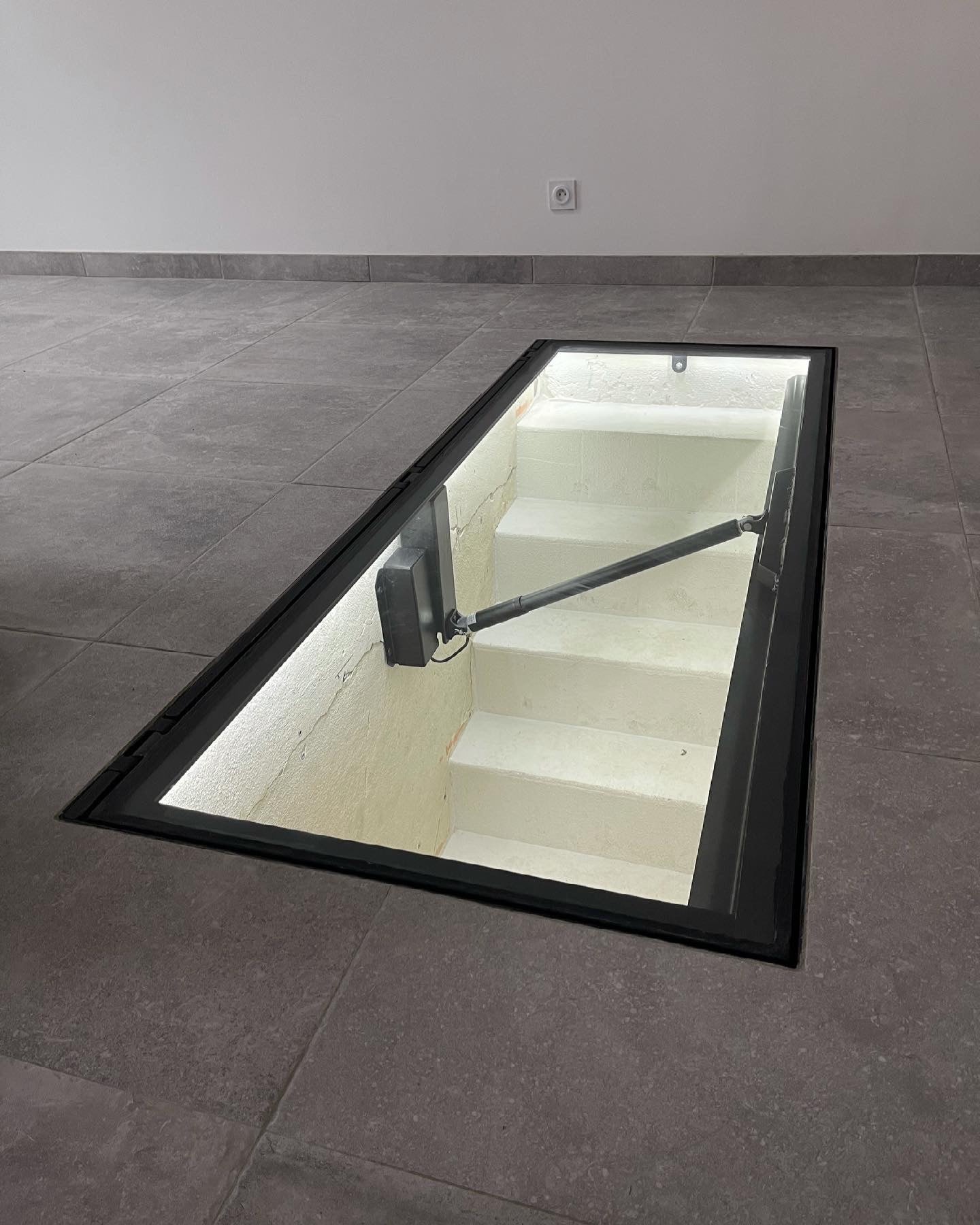 5A67DAC1-FD73-4B16-BE94-8EE1E3F1BF7B